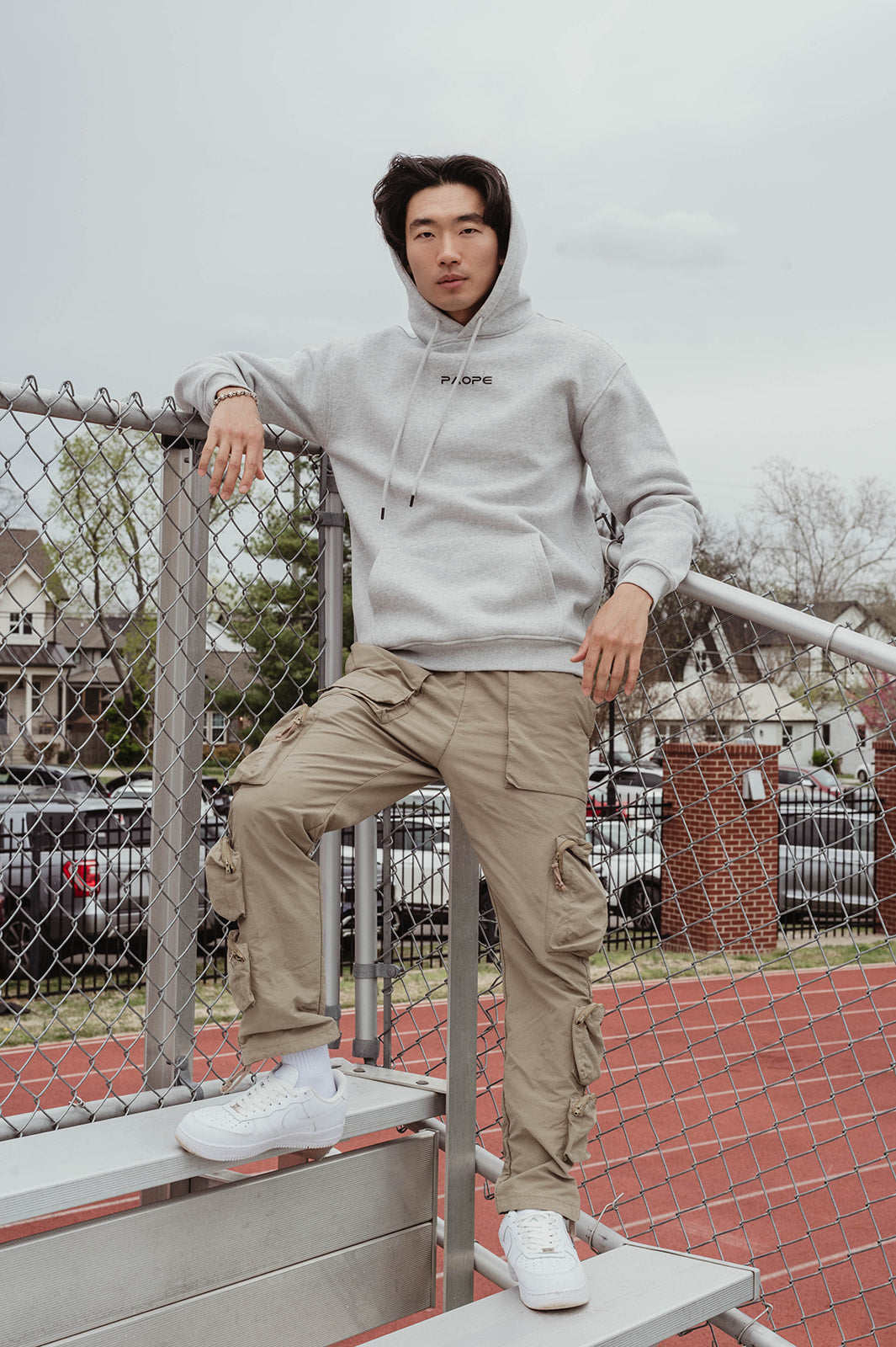 LOGO COLLECTION: HOODIE IN COTTON LUNAR GREY