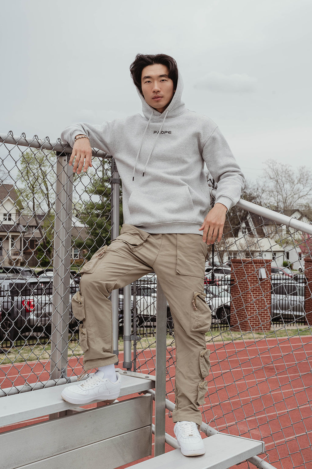LOGO COLLECTION: HOODIE IN COTTON LUNAR GREY