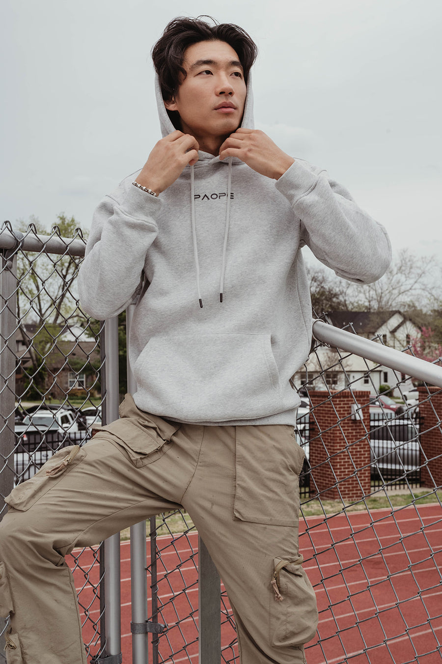 LOGO COLLECTION: HOODIE IN COTTON LUNAR GREY